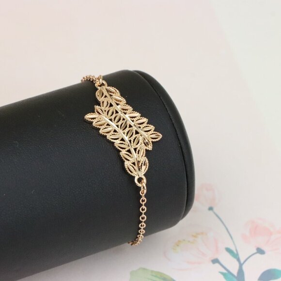 "Elegant Leaf Pattern Rose Gold Bracelet for Women, XPBL1082 - Picture 7 of 13